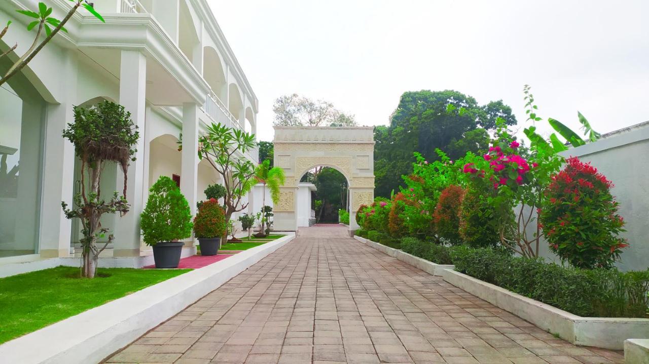 Puri Lovina Hotel Екстериор снимка