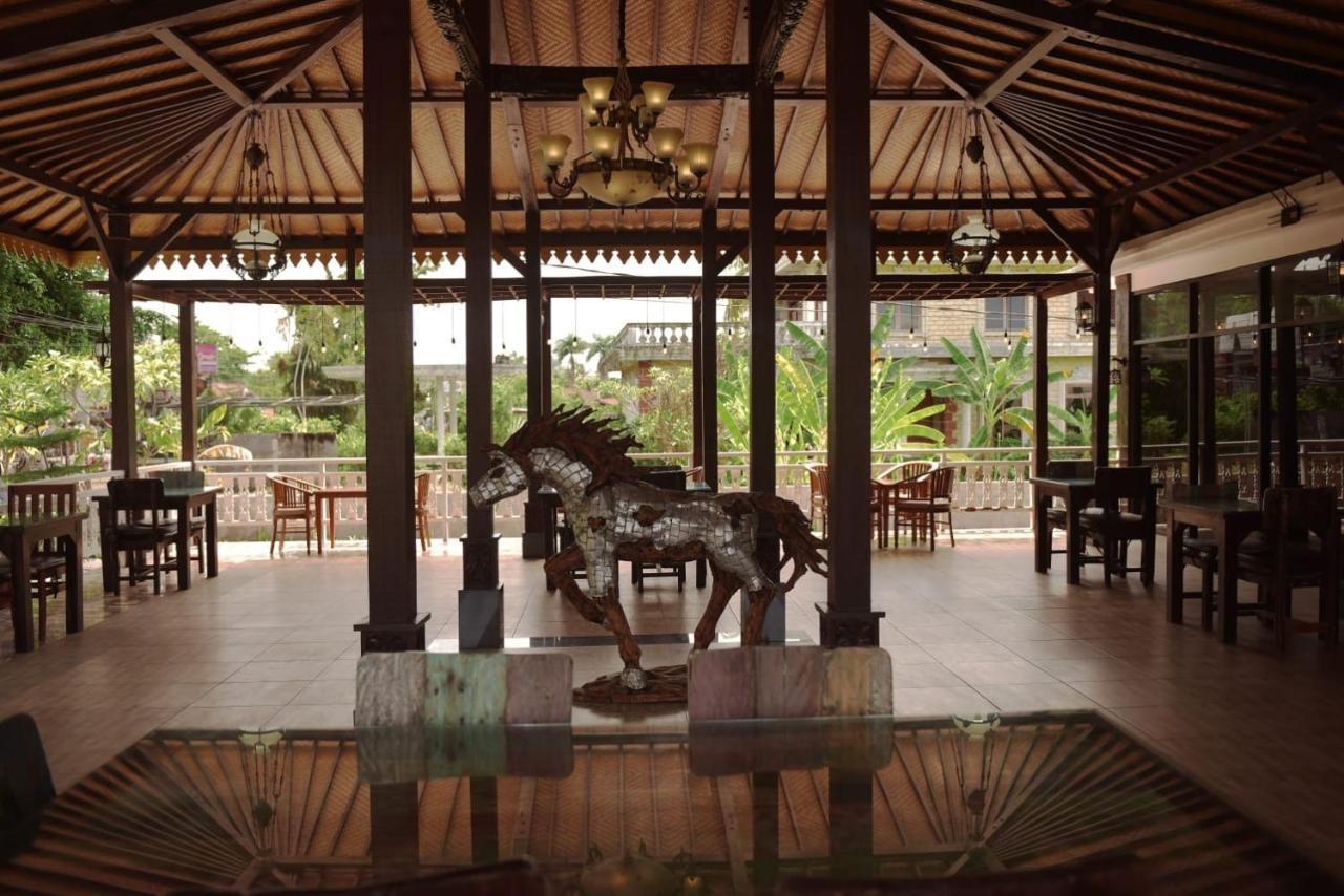 Puri Lovina Hotel Екстериор снимка