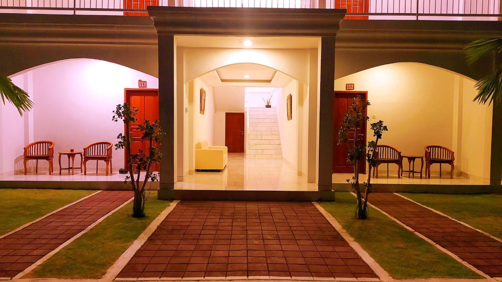 Puri Lovina Hotel Екстериор снимка